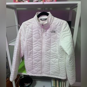 The North Face Woman’s Thermoball Shell - Size Med